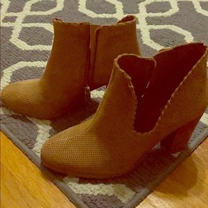 Vince Camuto booties * Never worn